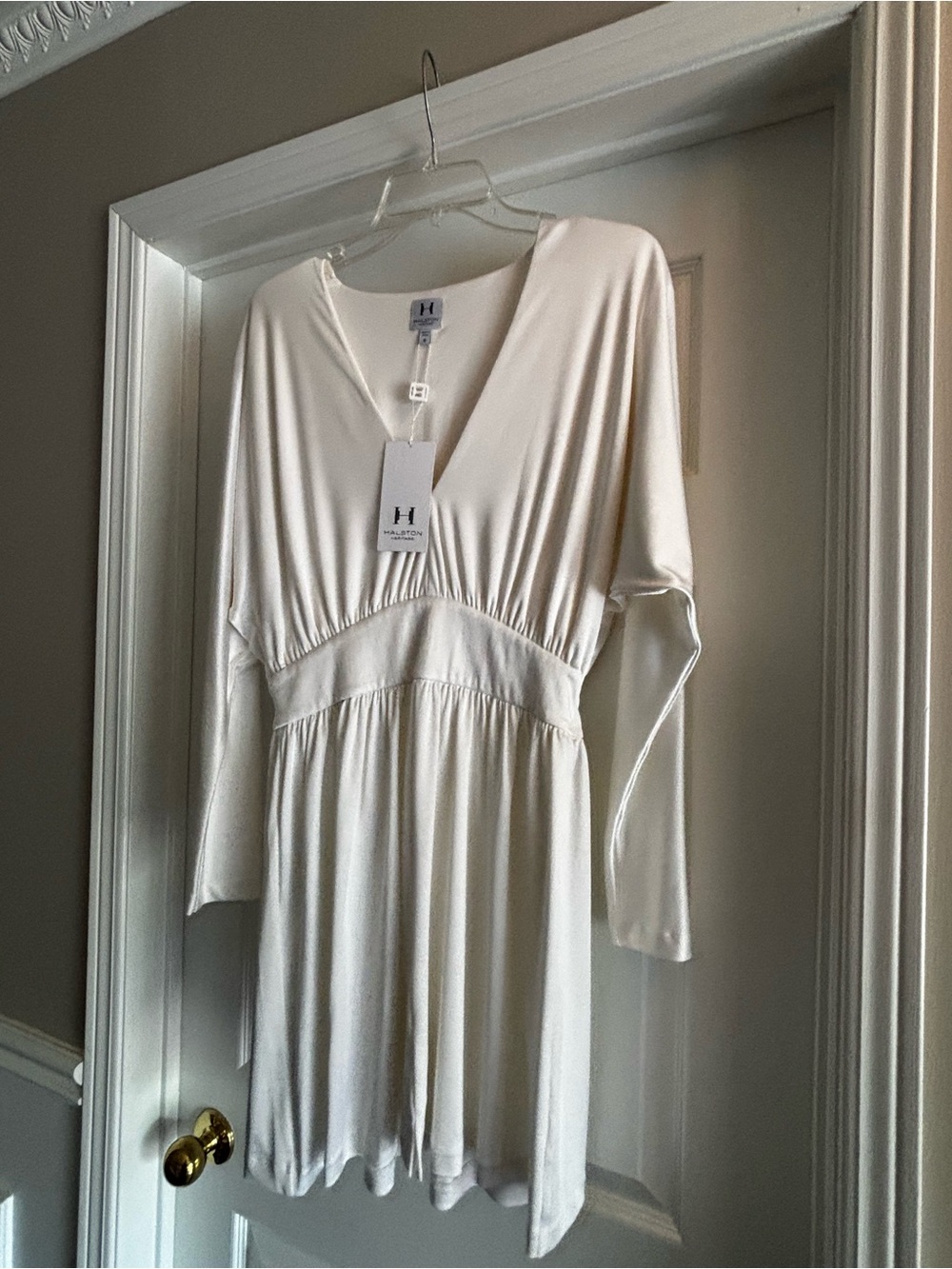Halston Heritage Ivory/white V-Neck Long Sleeve Empire Waist Dress